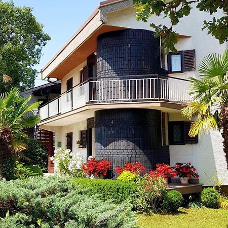 Apartments With A Parking Space Malinska Ngoại thất bức ảnh